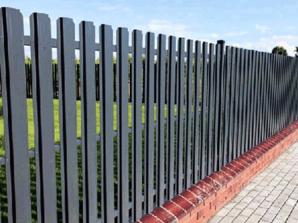 Primed fence