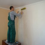 Preparing the walls for wallpapering