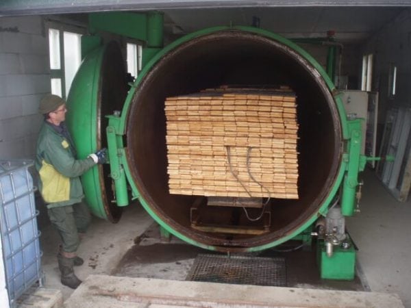 Autoclave loading lumber