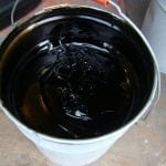 Primer bitumen dalam baldi