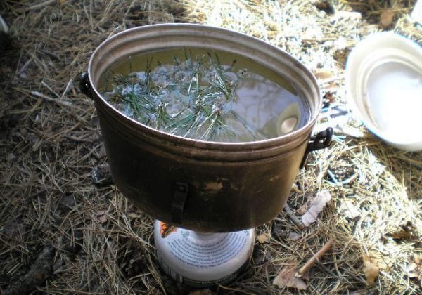 Boiling aluminum in distilled water