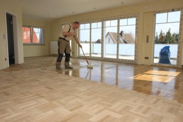 Laquage de parquet