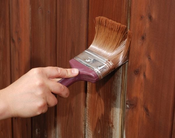 Peinture à l'huile pour surfaces en bois