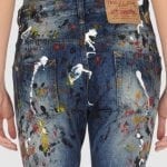 Nettoyage des jeans de la peinture