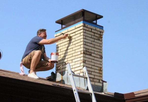 Application of reinforcing compound to the pipe