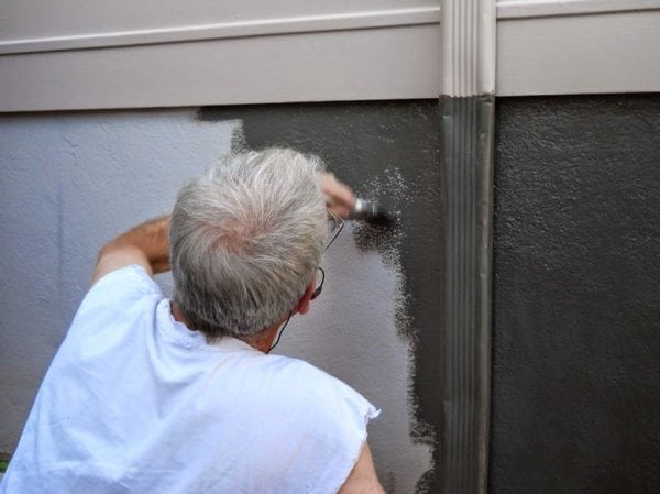 Peindre le garage à l'extérieur