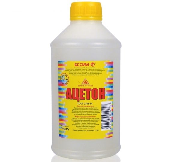 Acetone để loại bỏ sơn đỏ