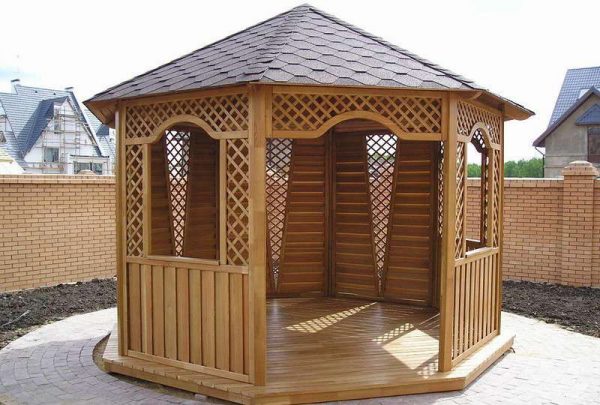 Arbor mở ra với vết bẩn nhẹ