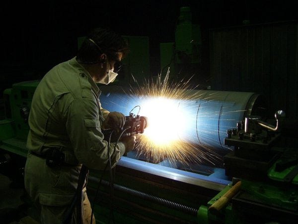 The process of high temperature plasma metal spraying