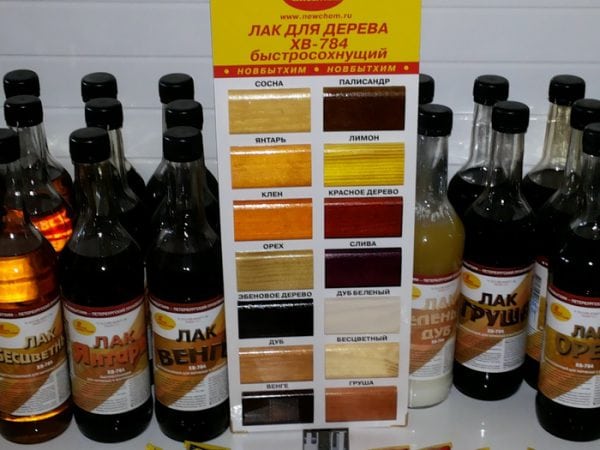 Wood varnish in bottles of 0.5 l