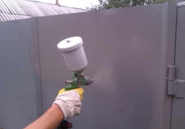 HS-010 soil is applied using a spray gun