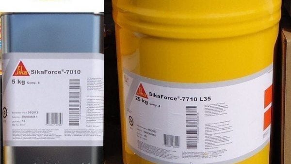 Two-component universal adhesive for assembling sandwich panels