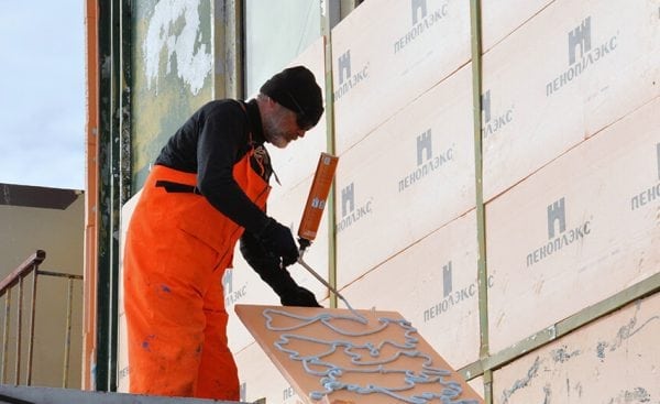 Glue application on polystyrene foam board