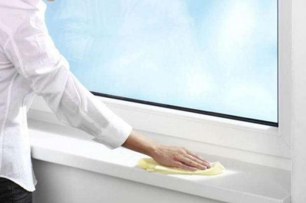 Cosmofen is used for cleaning plastic frames and window sills.