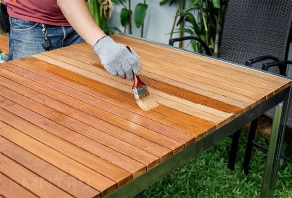 Impregnation of garden furniture before painting