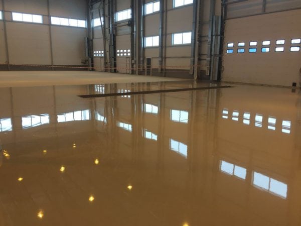 Sàn epoxy rắn tại một trang web công nghiệp