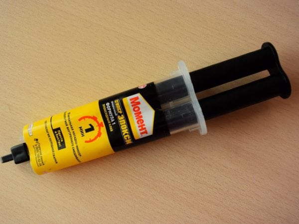 Two-component epoxy adhesive