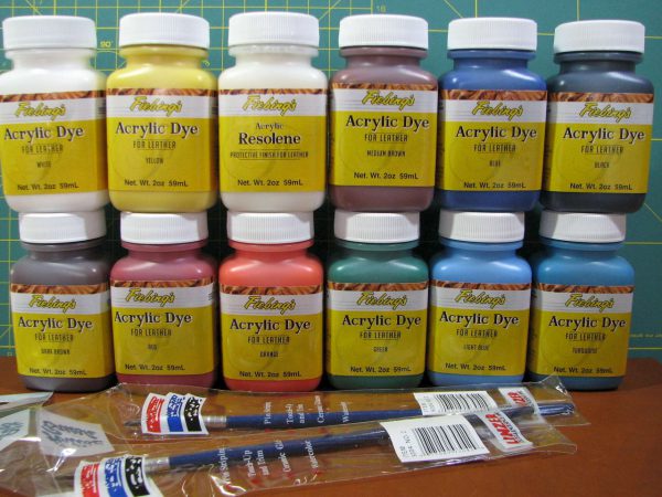 Peintures acryliques pour produits en cuir