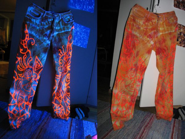 Peintures fluorescentes pour textiles