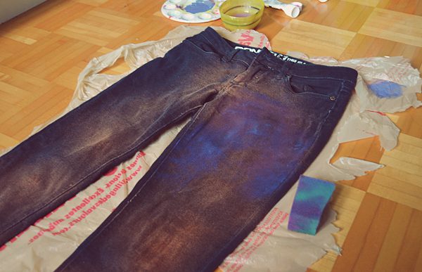 Denim and cotton fabrics are well stained.