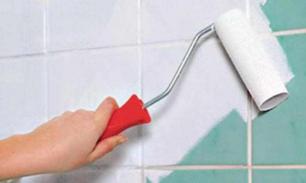 Painting improves the water-repellent properties of ceramic tiles