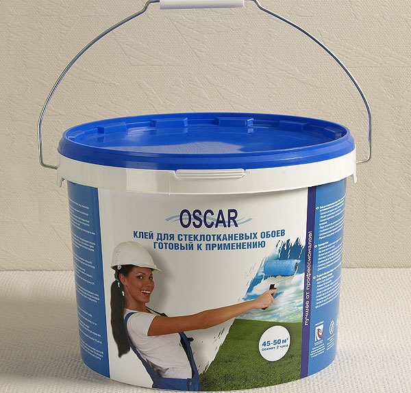 Frost-resistant adhesive for fiberglass wallpaper