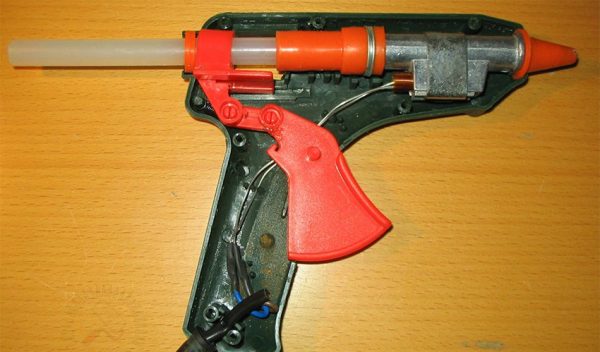 Glue gun device