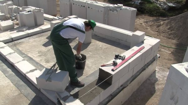 For laying aerated concrete blocks, a special composition is required