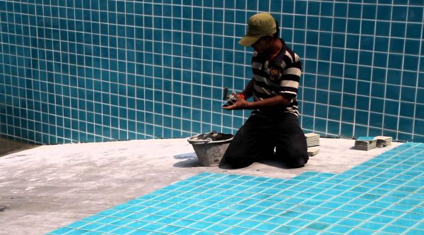 Sesuai untuk kolam renang dan kawasan basah