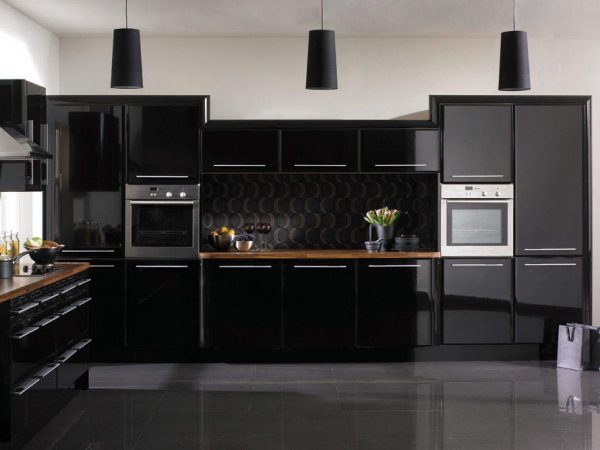 Using black for interior decoration