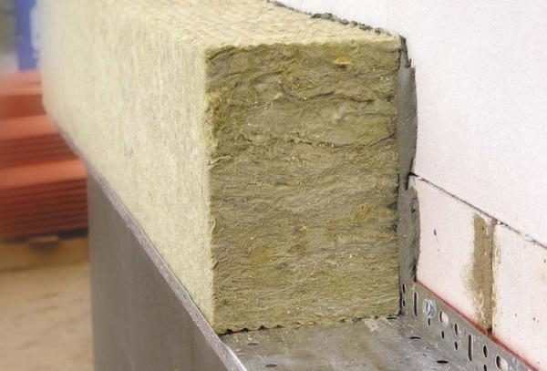 For the installation of insulation requires a frost-resistant plastic composition