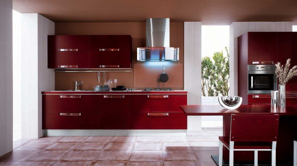 Dapur warna Bordeaux