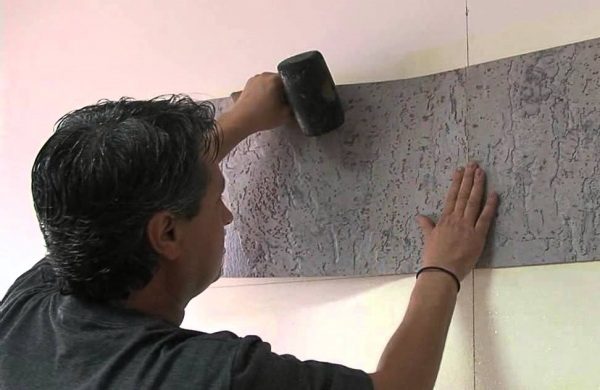 Mounting the cork cover on the wall