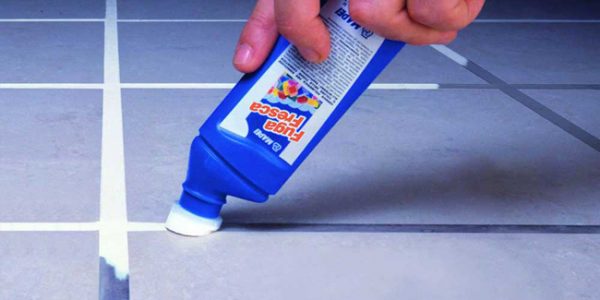 Whitening agent for tile joints