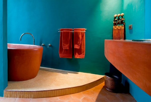 Terracotta in the bathroom