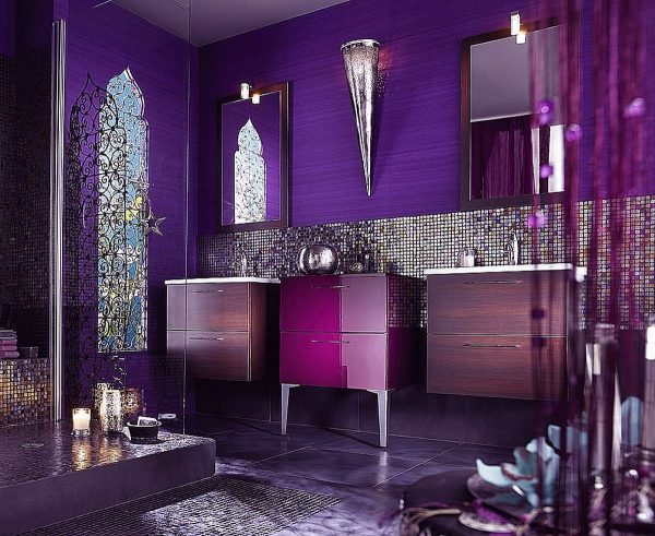 L'utilisation de différentes nuances de violet dans l'art déco