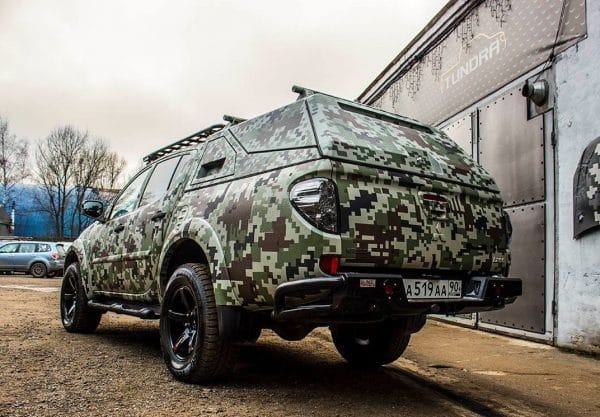 Coloriage camouflage Mitsubishi L200