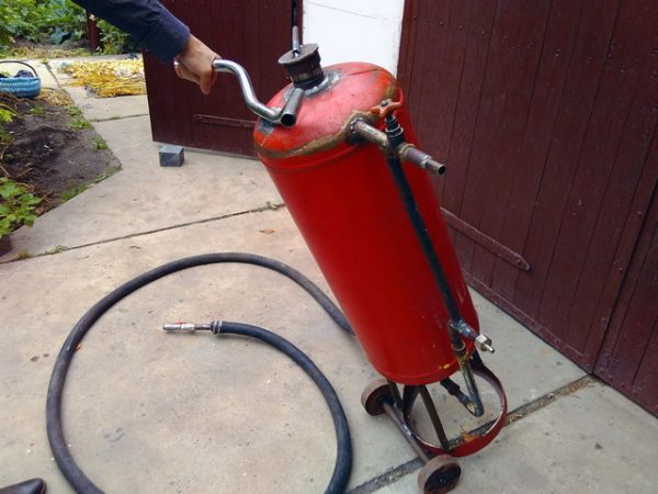 Homemade sandblasting machine