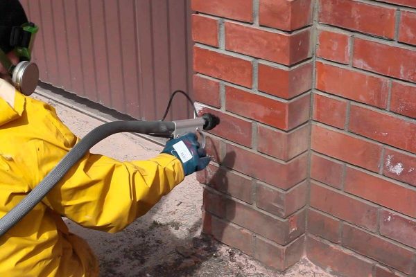 Using sandblasting in brick processing