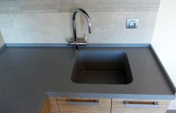 Integrated sink