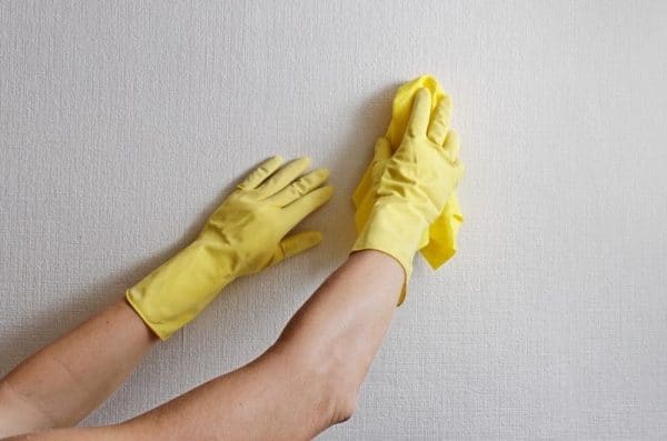 Wallpaper cleaning