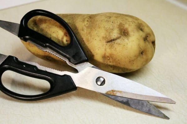 Scissors and potatoes