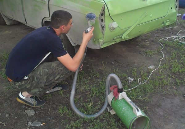 Testing a homemade spray gun