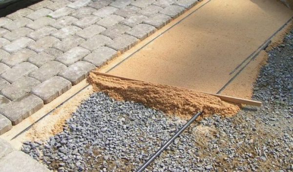 Chemin de drainage en béton