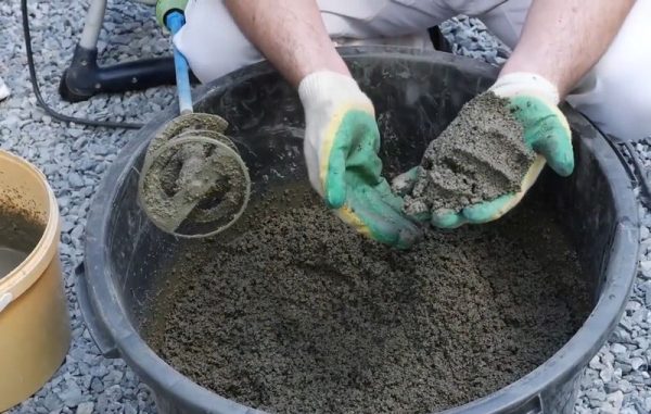 Technologie pour créer une voie de drainage en béton