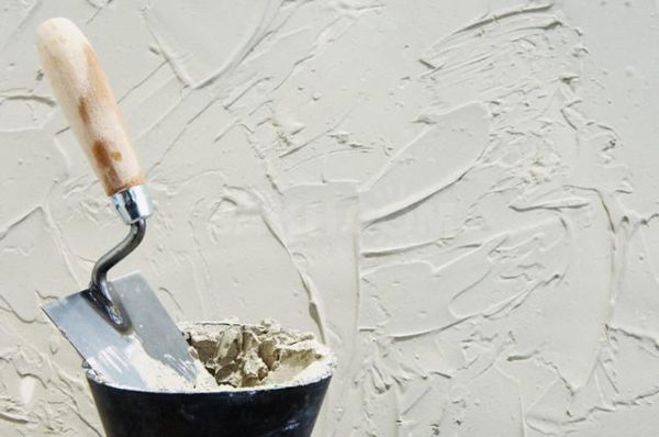 Creating a decorative coating with a trowel