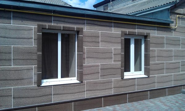 Front thermal panels with a decor under a natural stone