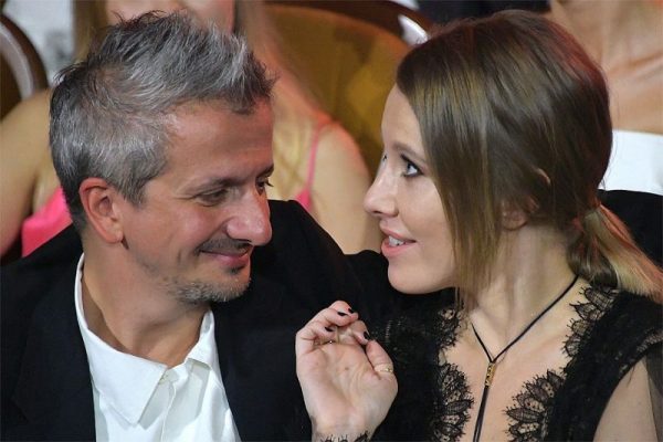 Konstantin Bogomolov và Ksenia Sobchak