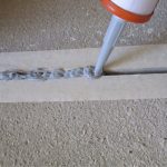 Sealing joints in concrete screed