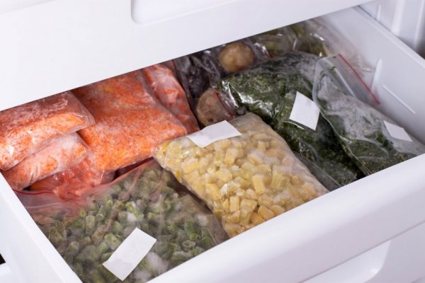 Storage of frozen vegetables in the refrigerator